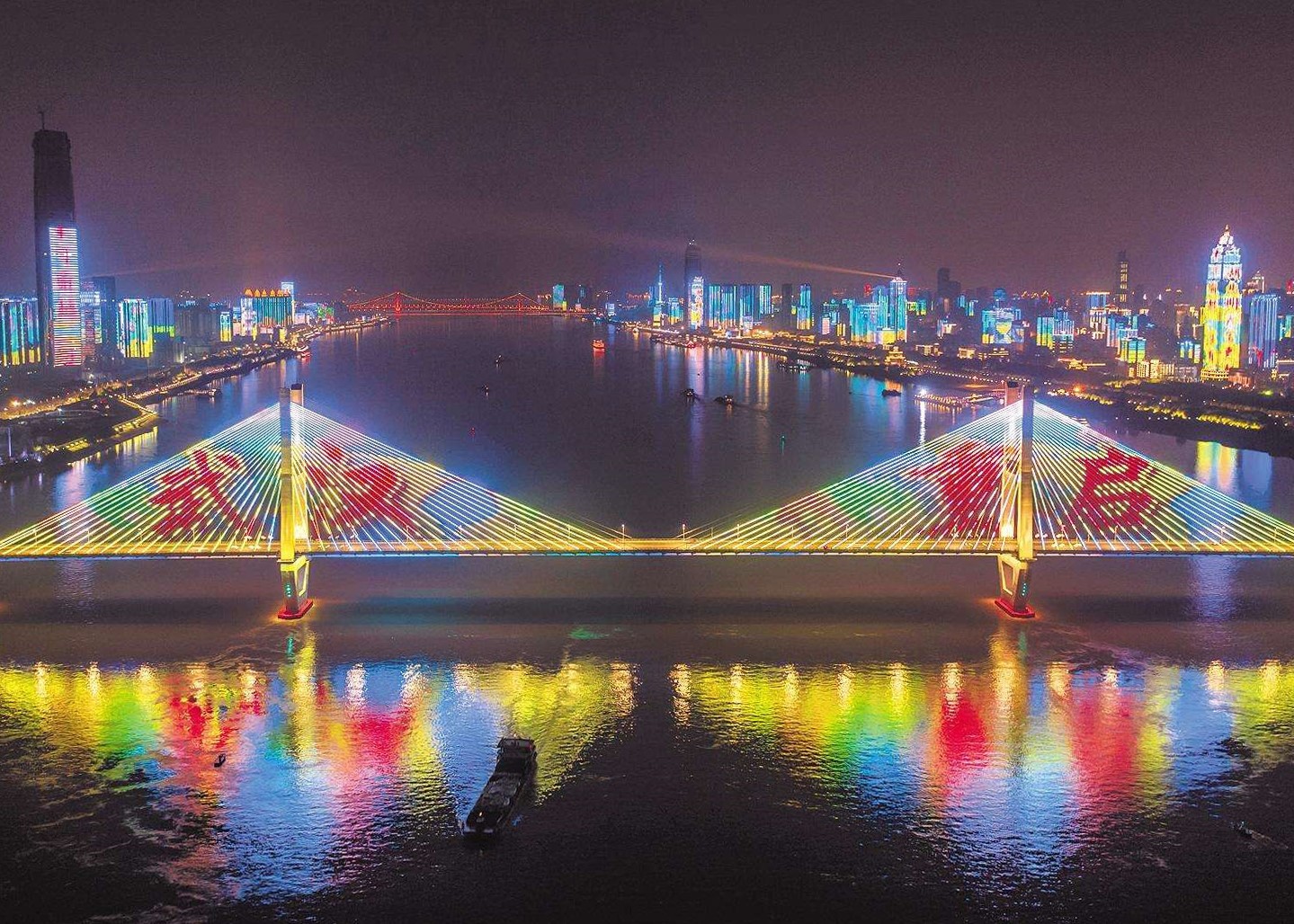 春播季，江城醒|按下經(jīng)濟(jì)復(fù)蘇“快進(jìn)鍵”，我們在行動